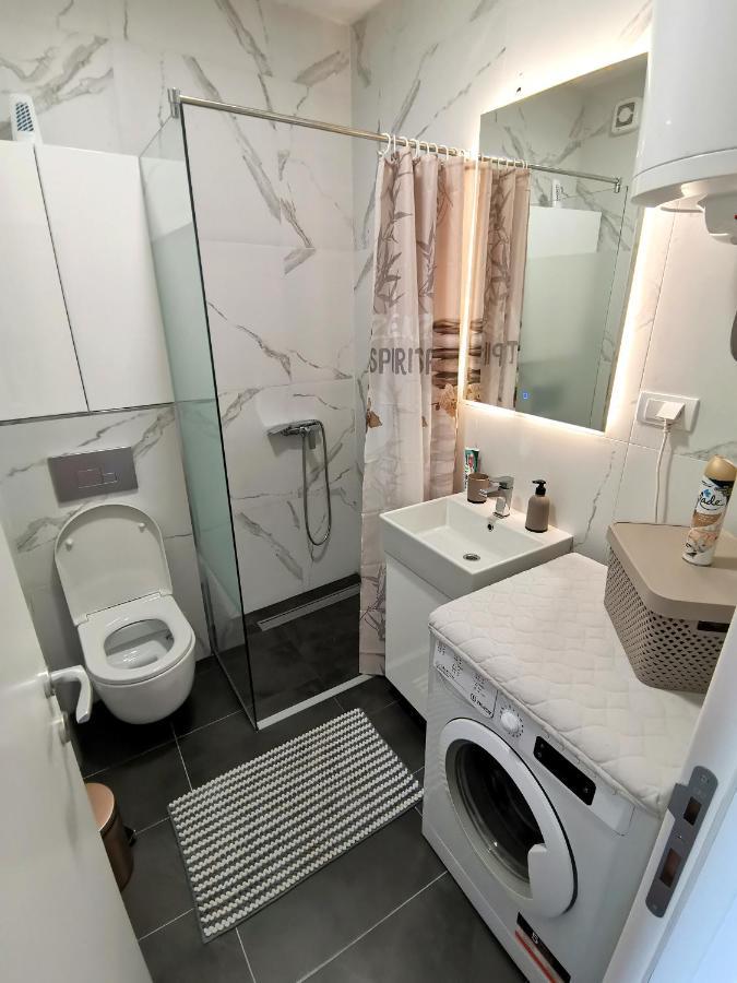 Stan Na Dan M Apartment โนวีซาด ภายนอก รูปภาพ