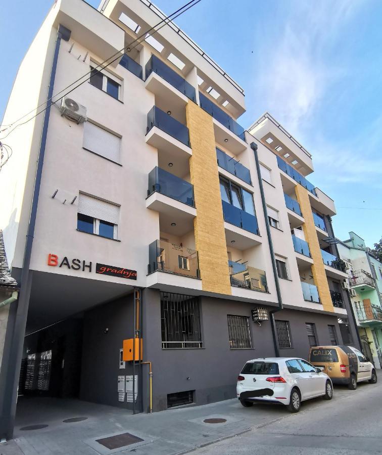 Stan Na Dan M Apartment โนวีซาด ภายนอก รูปภาพ