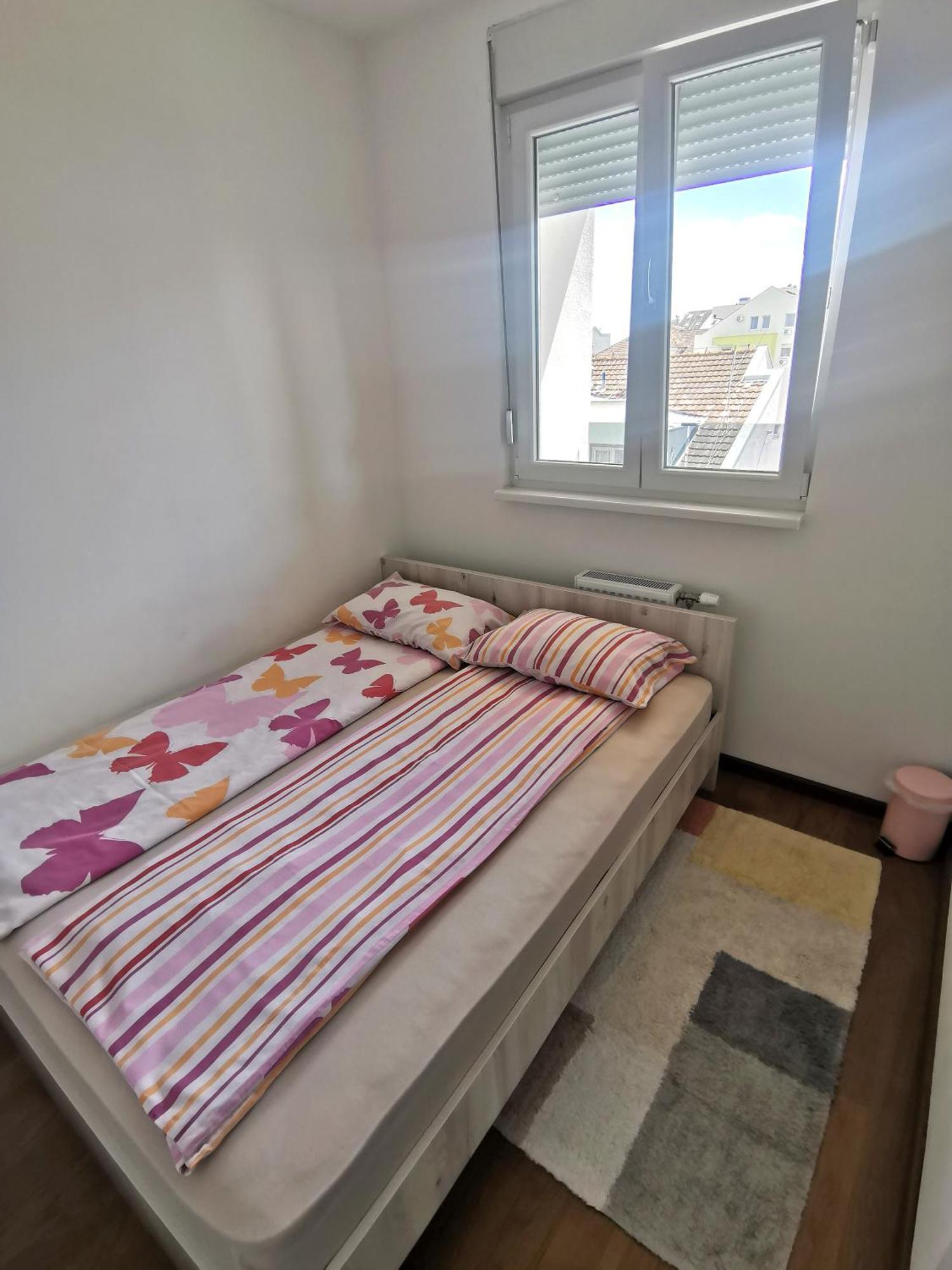 Stan Na Dan M Apartment โนวีซาด ภายนอก รูปภาพ